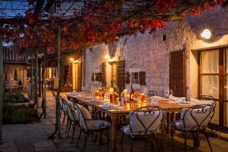 Restaurant outdoor terrace